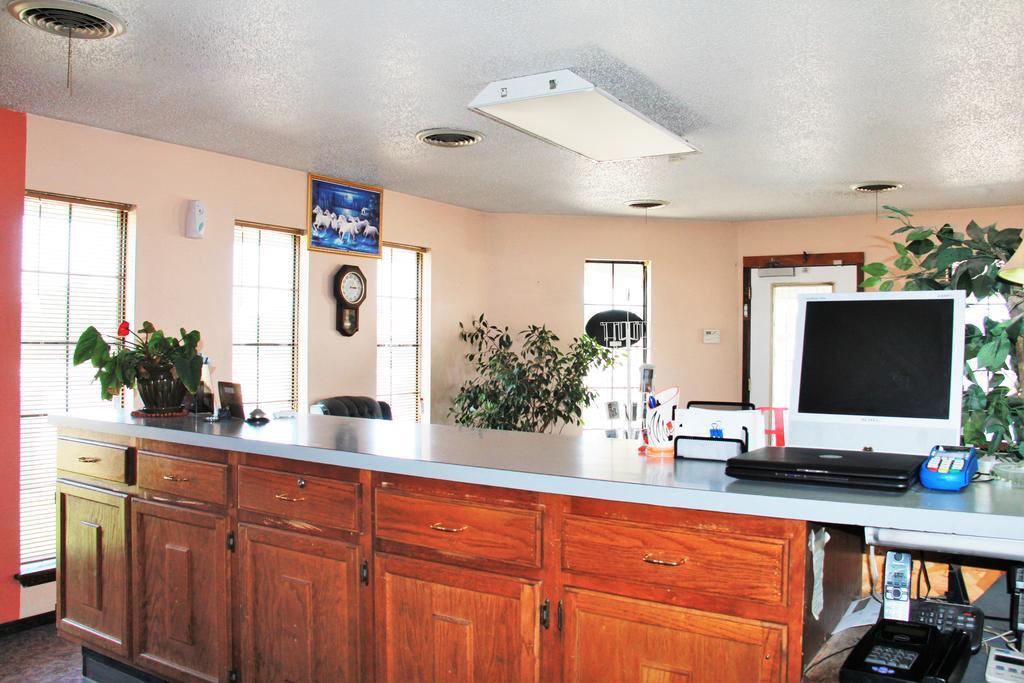 Lodge Usa Motel Guymon Экстерьер фото
